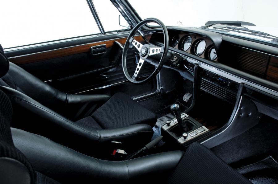  BMW 3.0 CSL Batmobile 1974 года  (фото 15 из 17)
